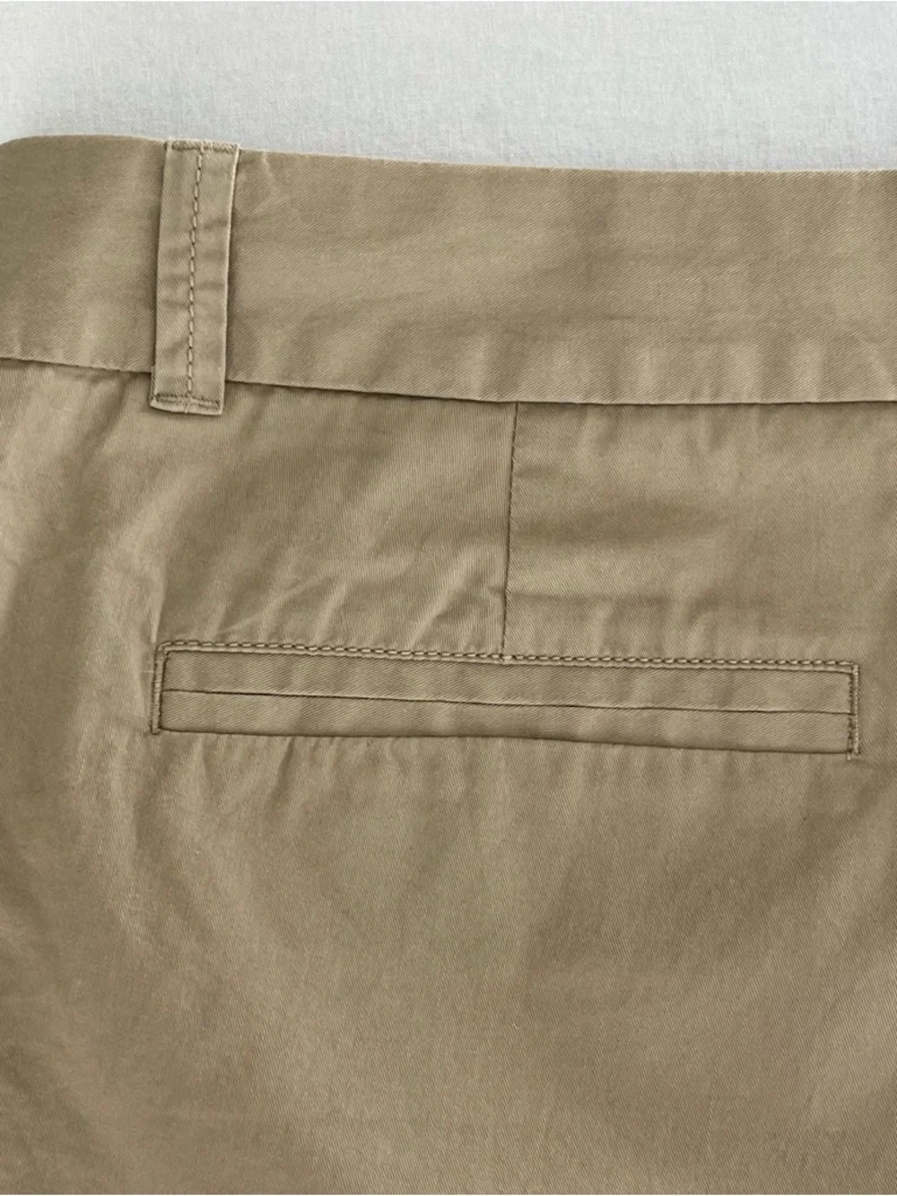 J.Crew Woman’s Broken-In Chino Khaki  Beige Shorts 100% Cotton Size 12 Gorpcore